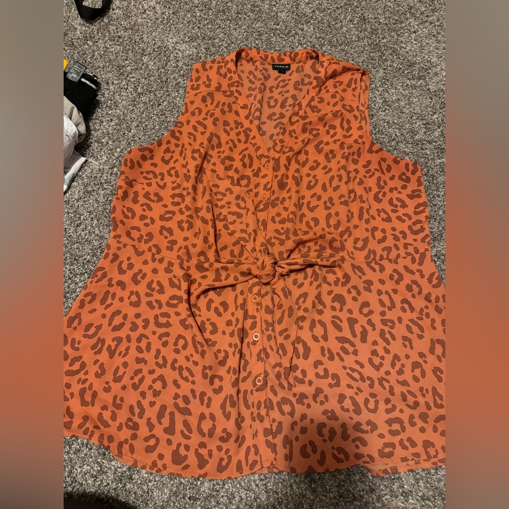Torrid size 1 cheetah print peplum tank